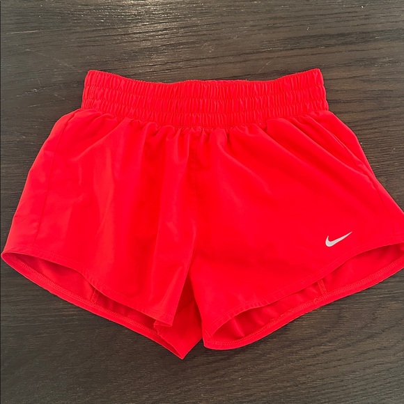 Nike athletic shorts in Red - Picture 1 of 5